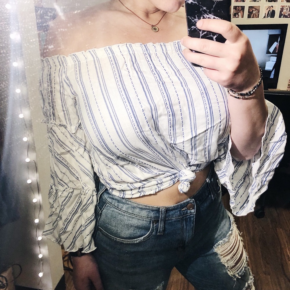 Strapless Ruffled Sleeve Preppy Top